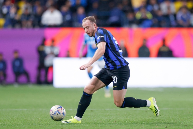 國(guó)米官方:奧古斯托左大腿屈肌肌肉受傷,下周將重新評(píng)估其傷情