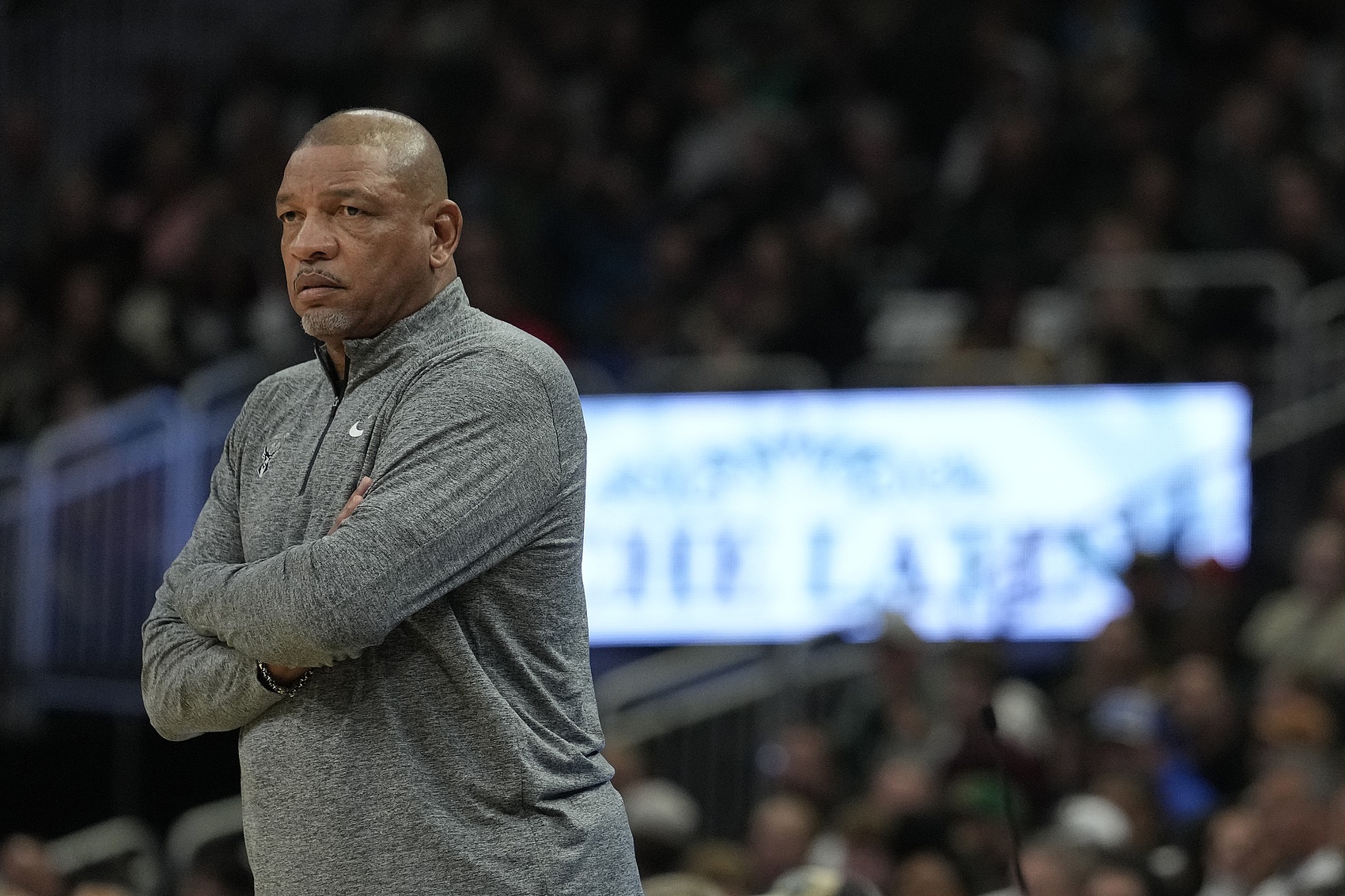 里弗斯:SGA是我最喜歡的球員之一 明天我們要打出身體對抗